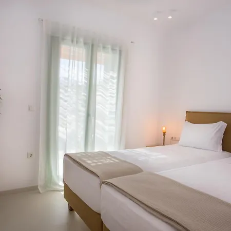 Onar Villa Szkírosz